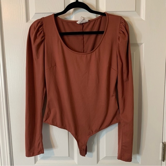 Sadie & Sage Puffed Shoulder Bodysuit, size L - Picture 7 of 7